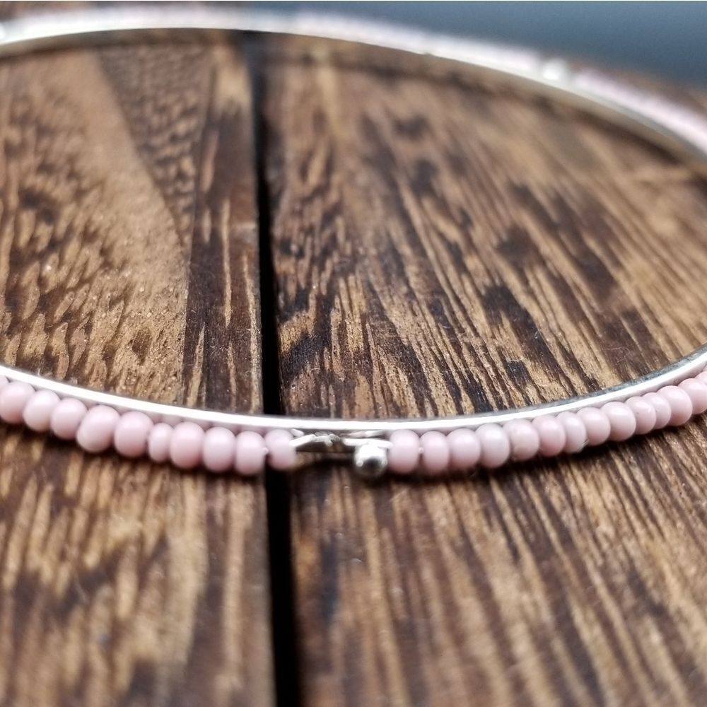 Pale pink barbie core seed beaded bracelet  B837